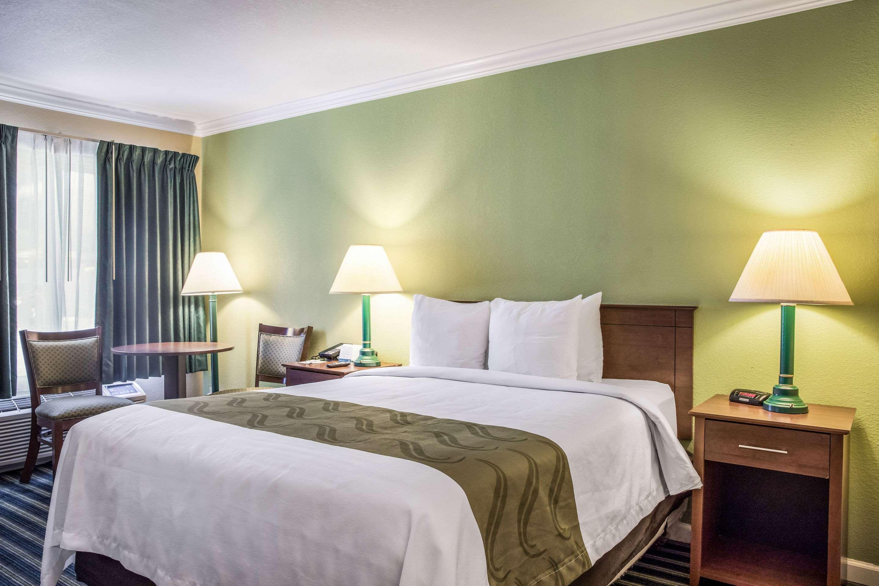 Hotel Santa Barbara, CA 18/44