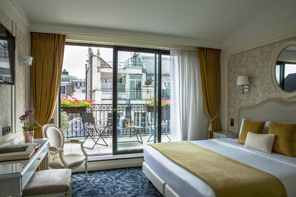 Suite, Opera View