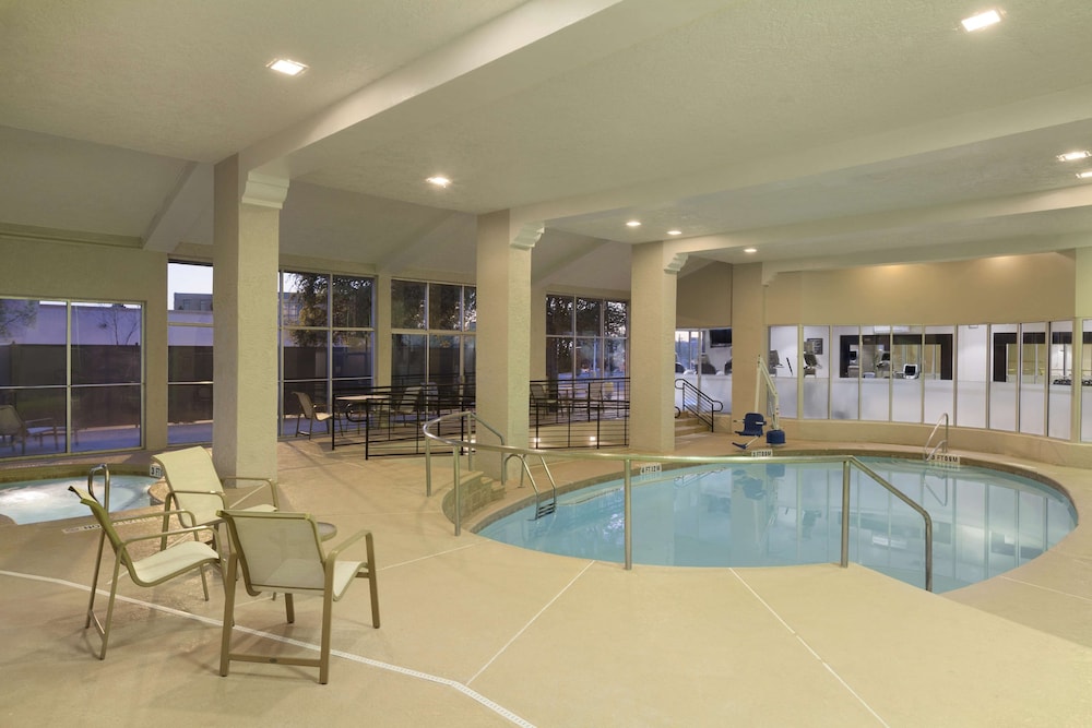 Embassy Suites by Hilton El Paso 24/49
