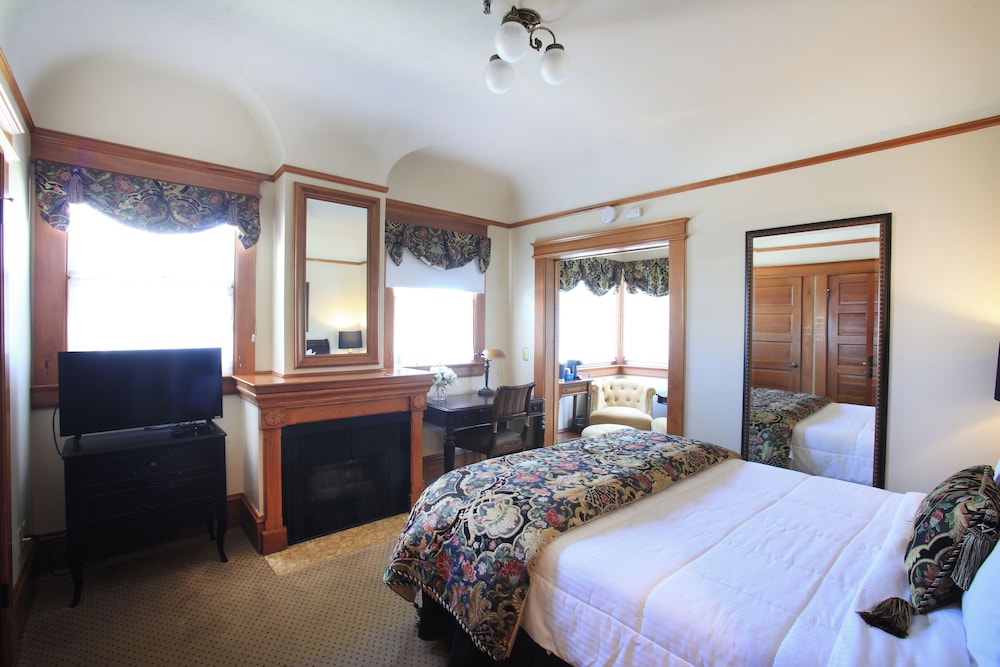 Pacific Grove Inn 39/79
