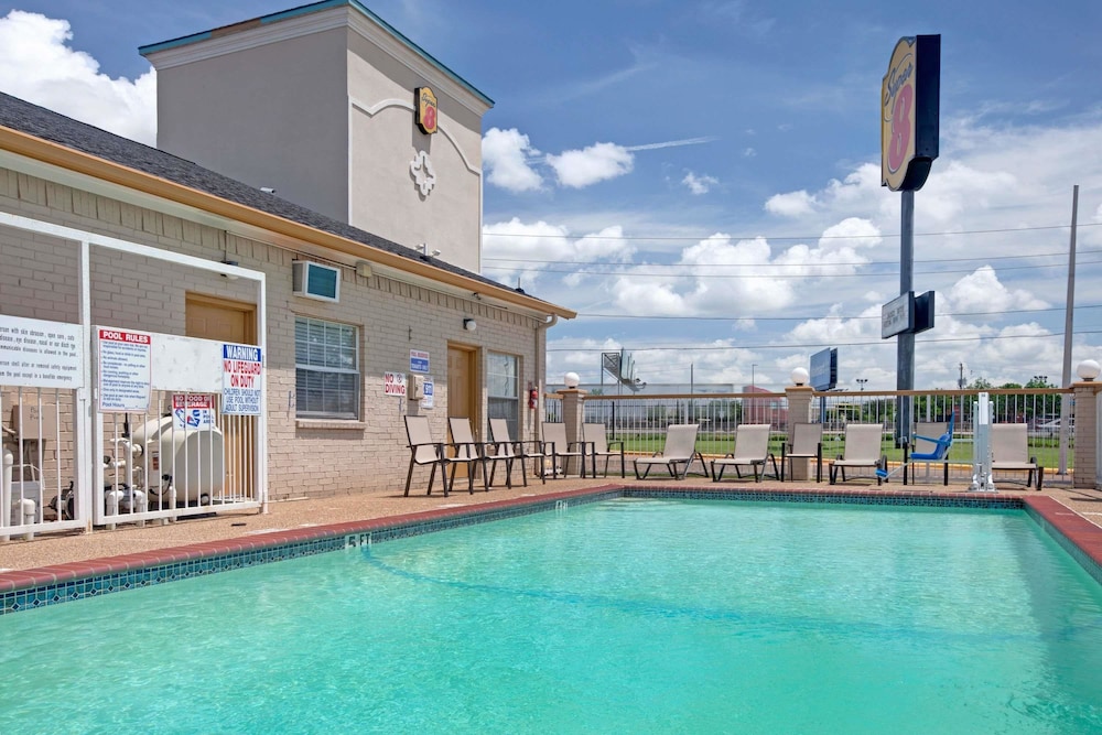 Super 8 By Wyndham Dallas East Near Fair Park Downtown 15/21