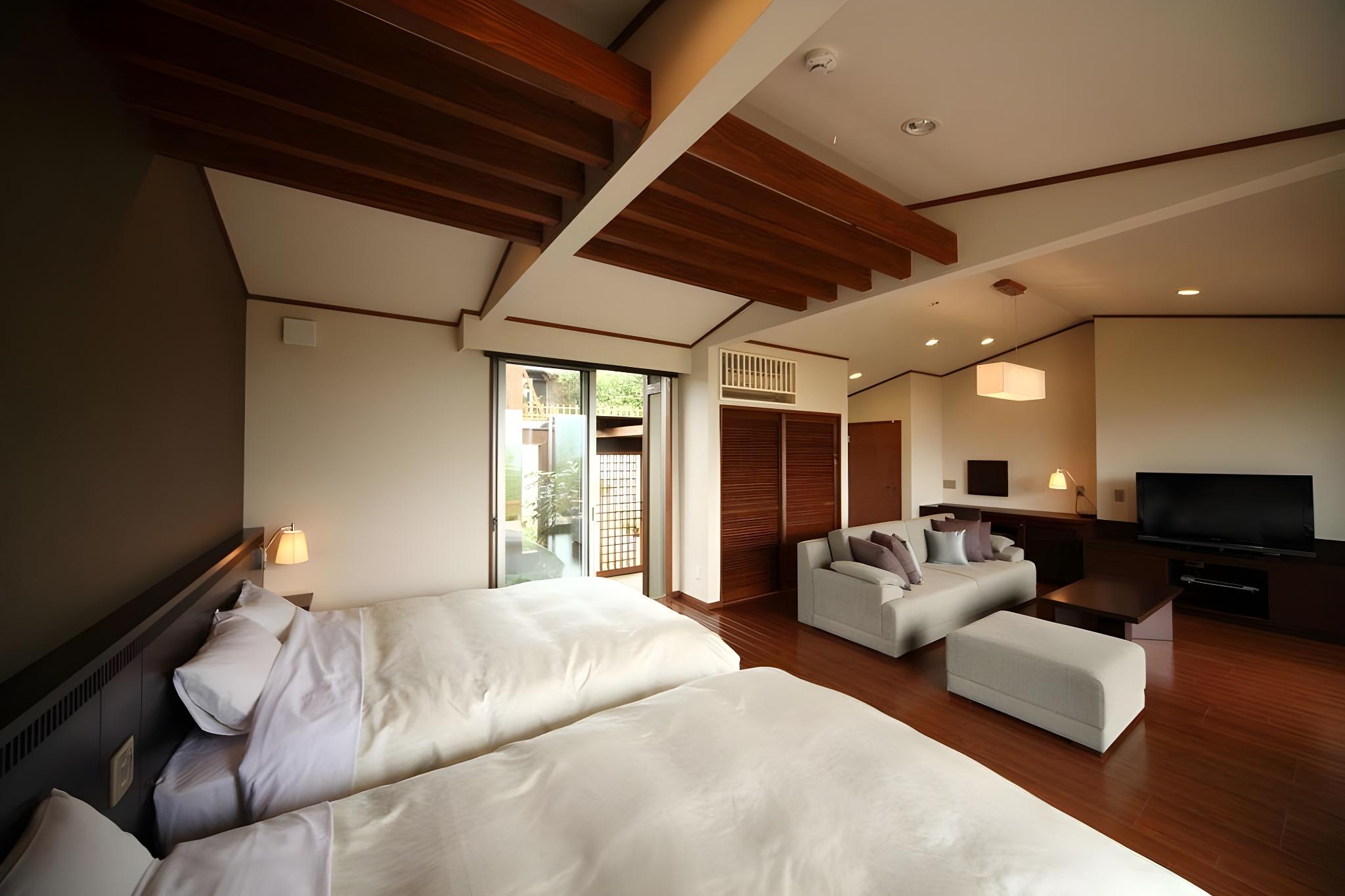 Superior, Twin Beds, Outdoor Jetted Tub, Hot Tub