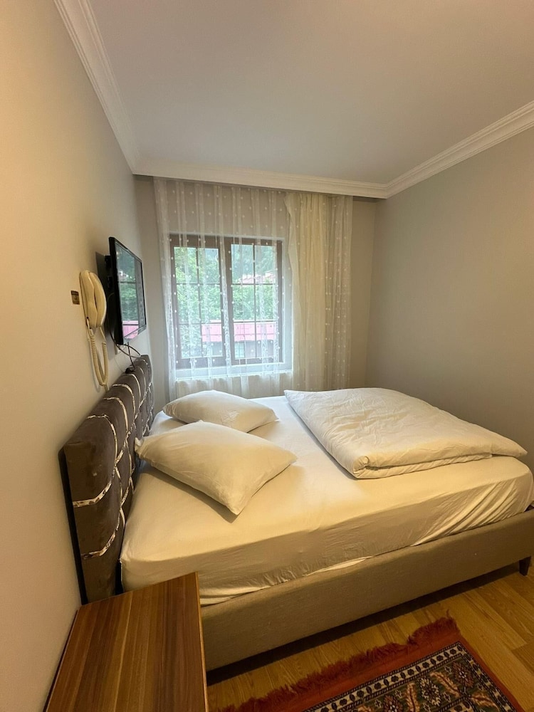 2 BEDROOMS, SUITE