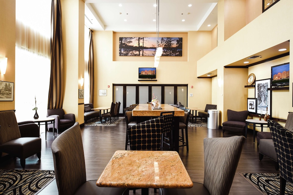 Hampton Inn And Suites Pine Bluff 11/46