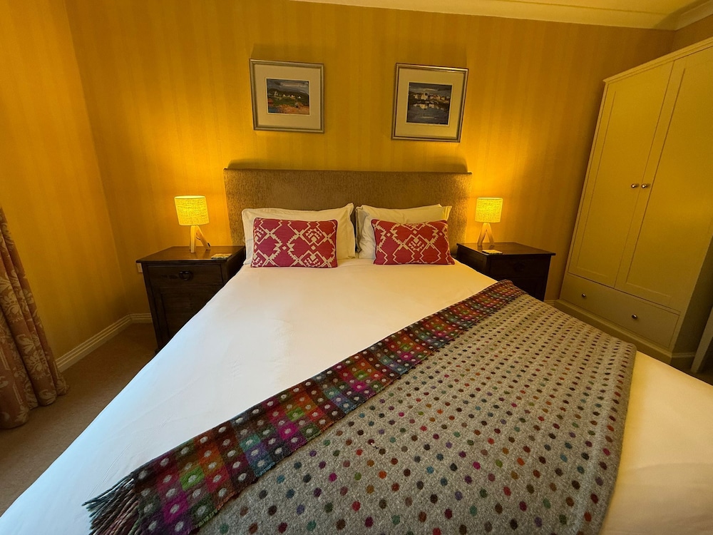AIRDS HOTEL 14/50