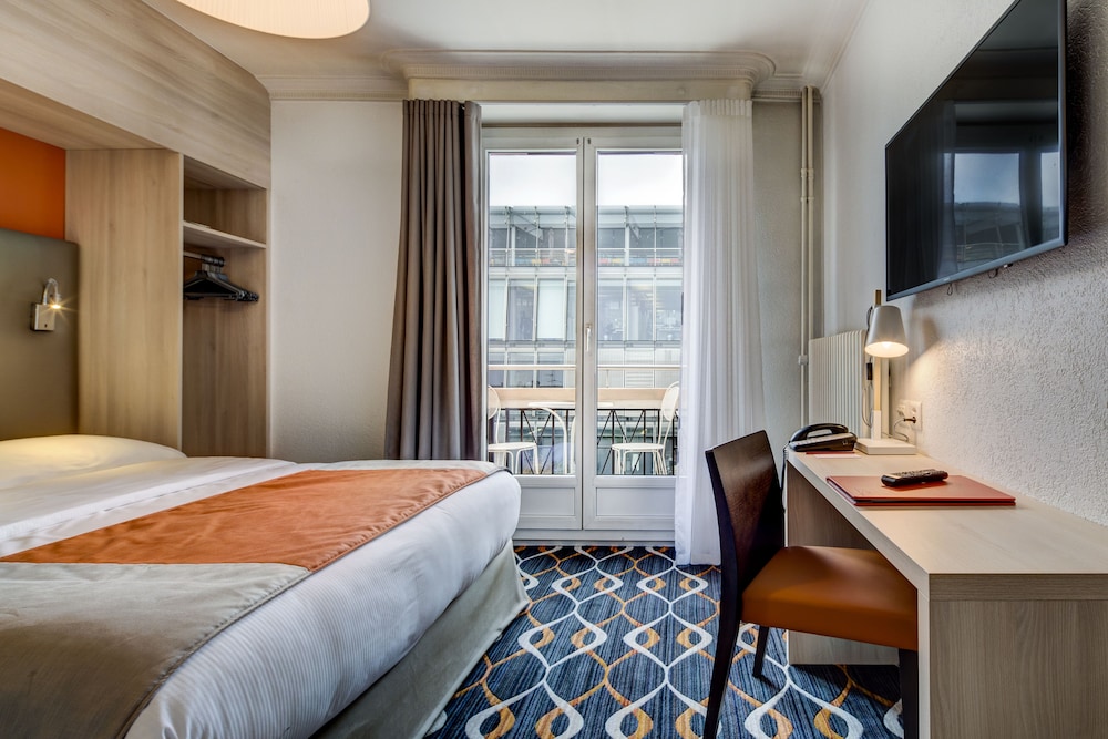 Eden Hotel 24/49