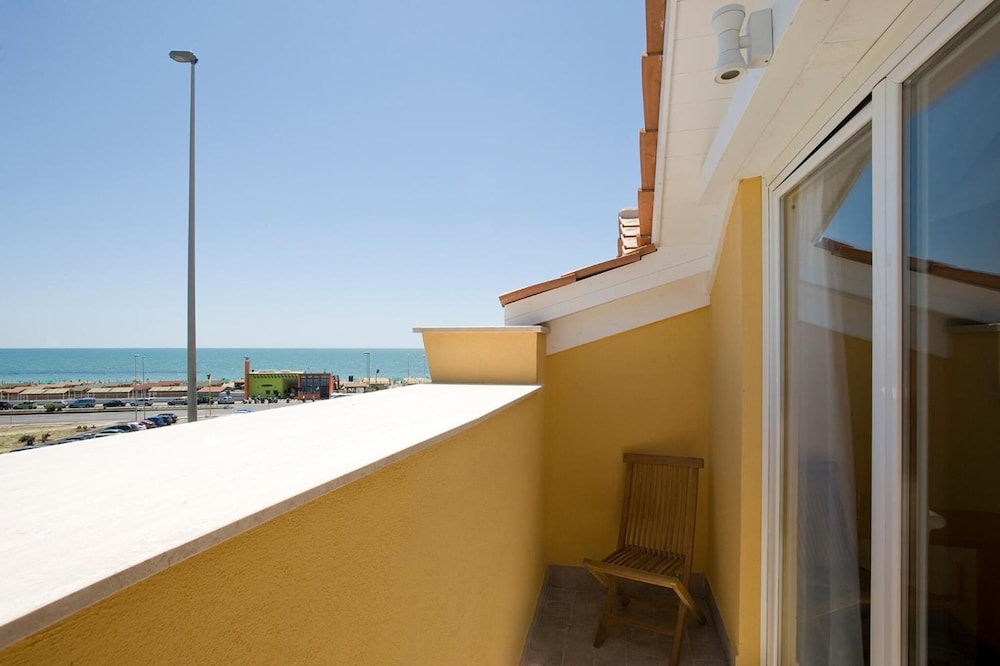 Hotel La Riva 32/63