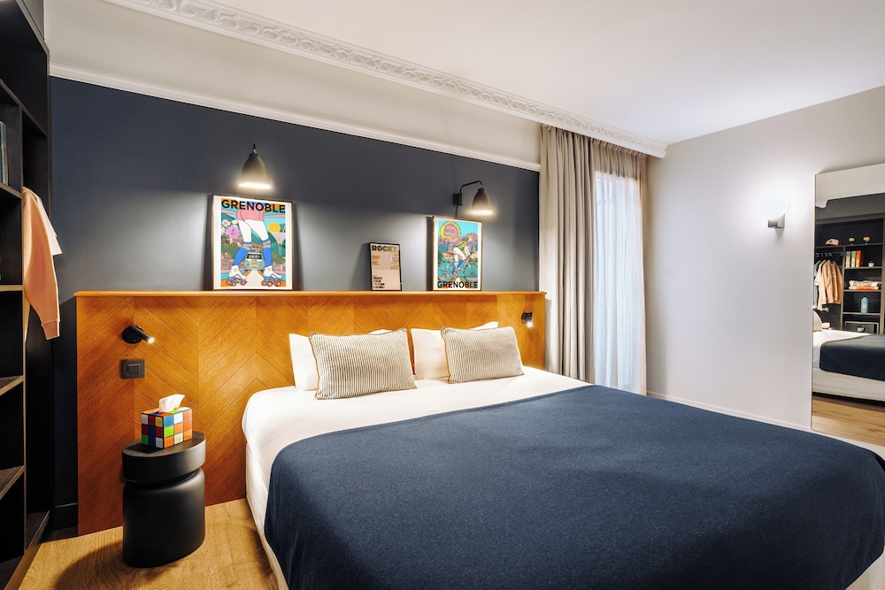 Superior, Queen Bed, Citadines City Centre Grenoble 4/10