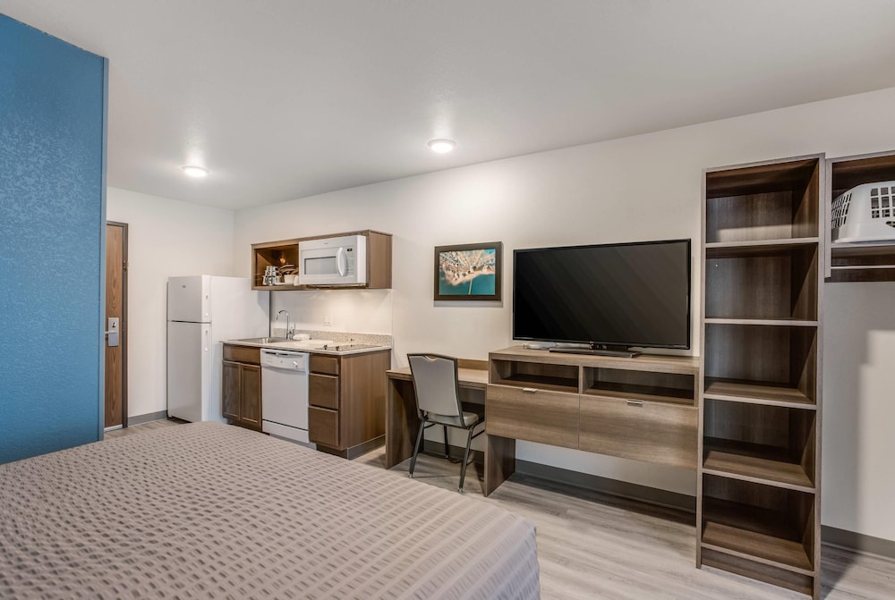 WoodSpring Suites Novi Farmington 17/47