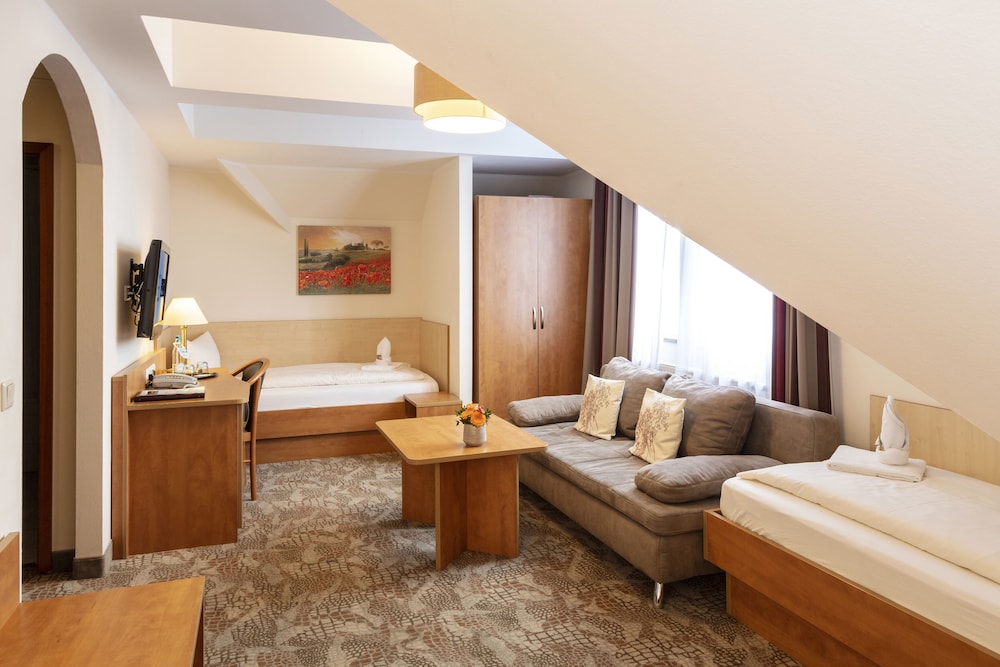 Maximilian Hotel & Apartments Weil am Rhein / Basel 12/29