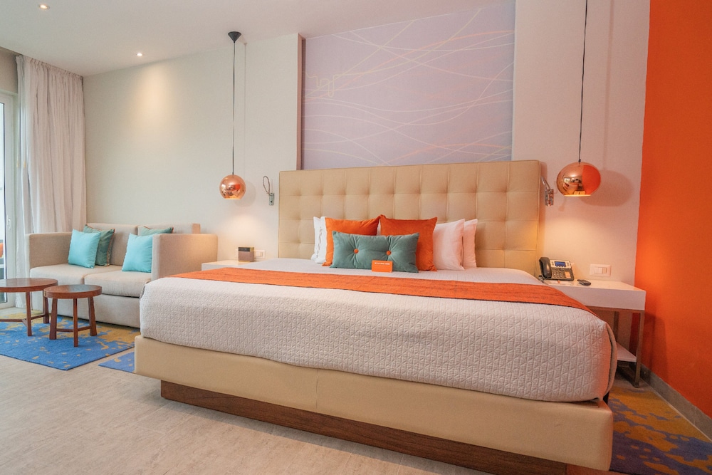 SWIM UP, NEST, SUITE