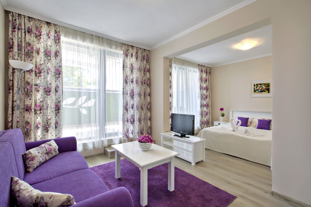 White Rock Castle Suite Hotel & Spa 32/47