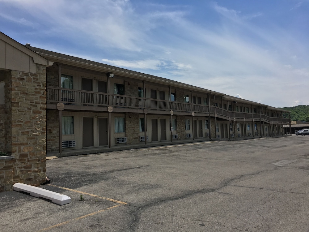 Salt Creek Inn 31/36