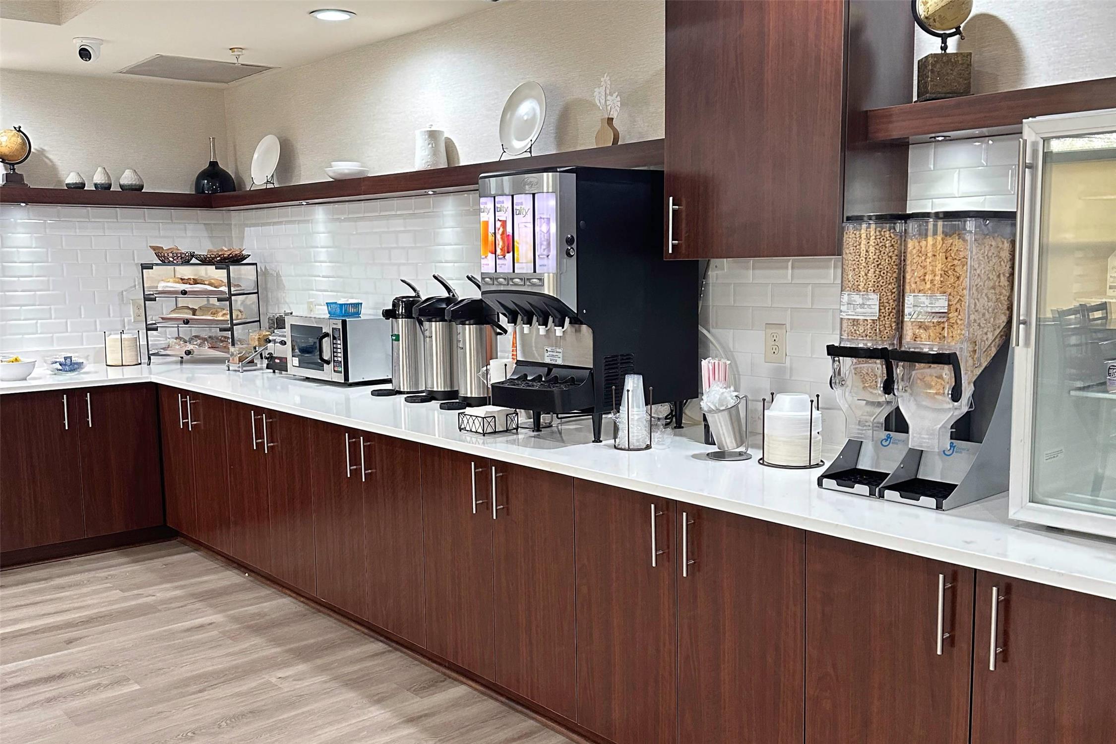 Comfort Inn & Suites Concord (Kannapolis) 34/51