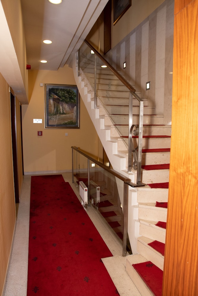 Astra Hotel 25/50