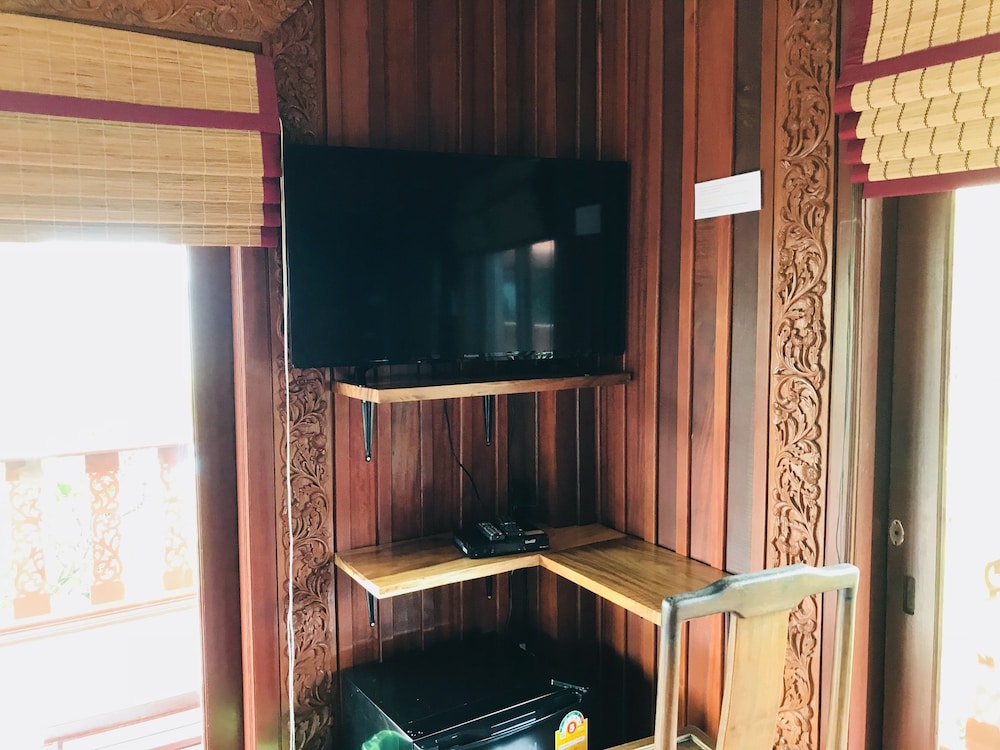 Erawan Villa Hotel 35/50