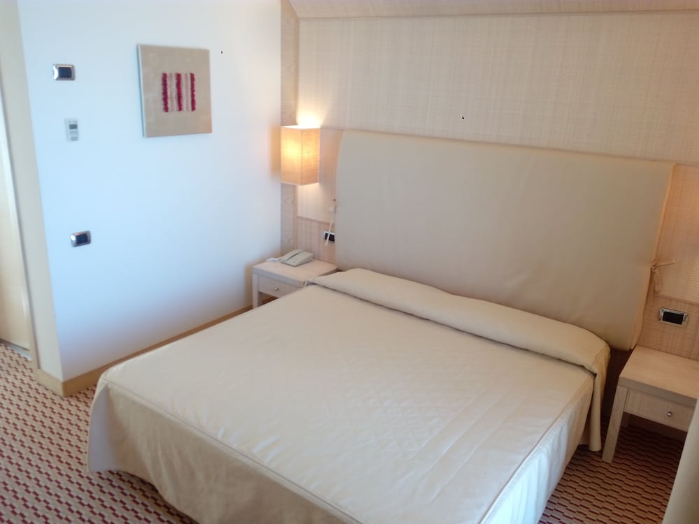 Hotel Mara 5/25