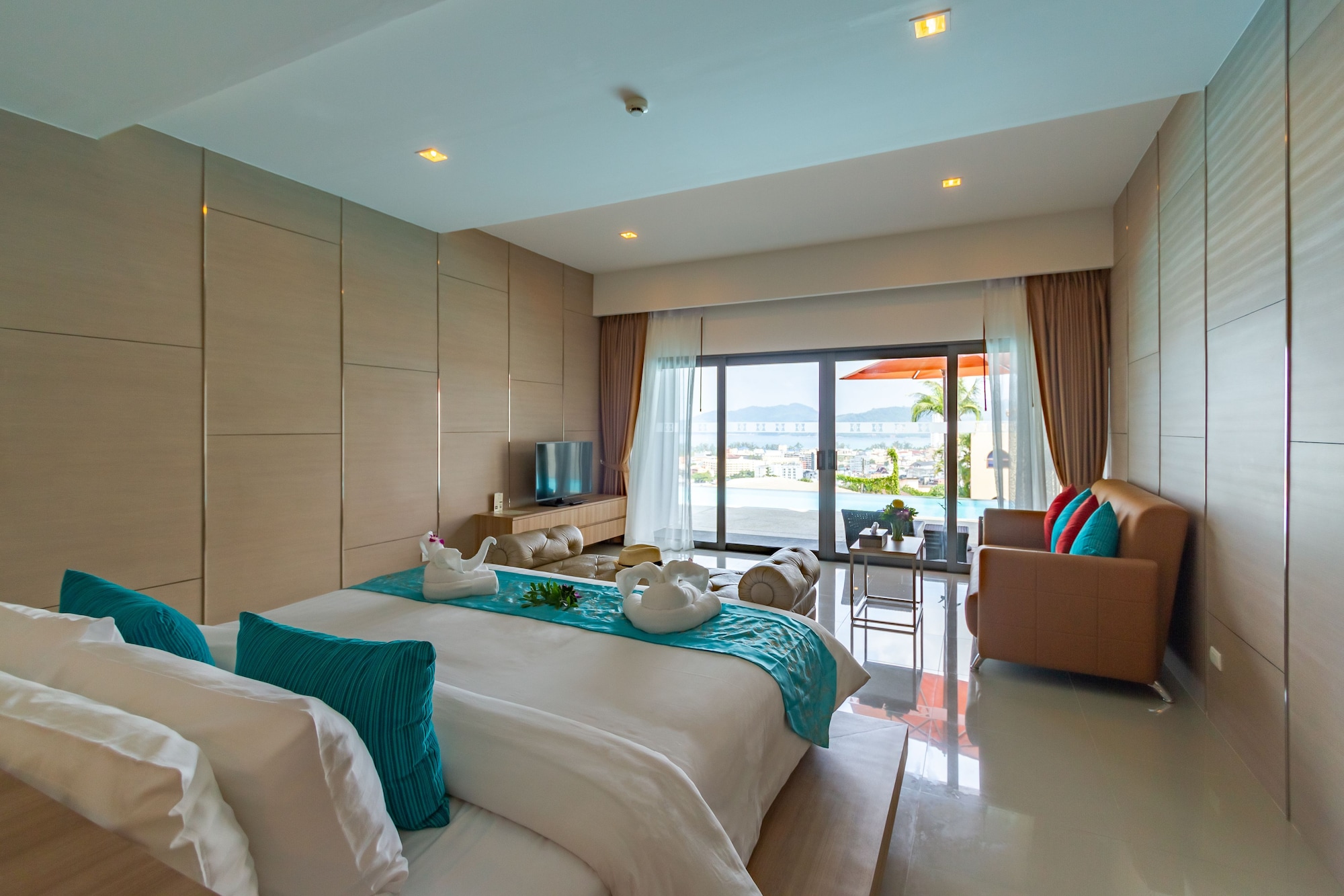 Premier Suite Pool Access