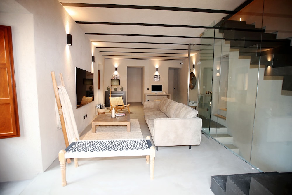 Casa Nostra Boutique Hotel 30/50