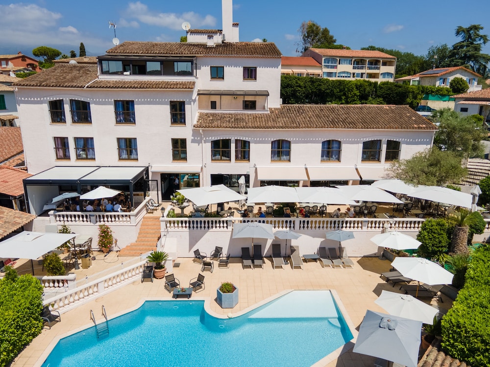 Hotel Perla Riviera 2/48