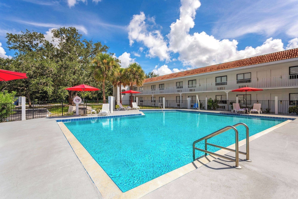Travelodge by Wyndham Orlando Lake Buena Vista South 22/33