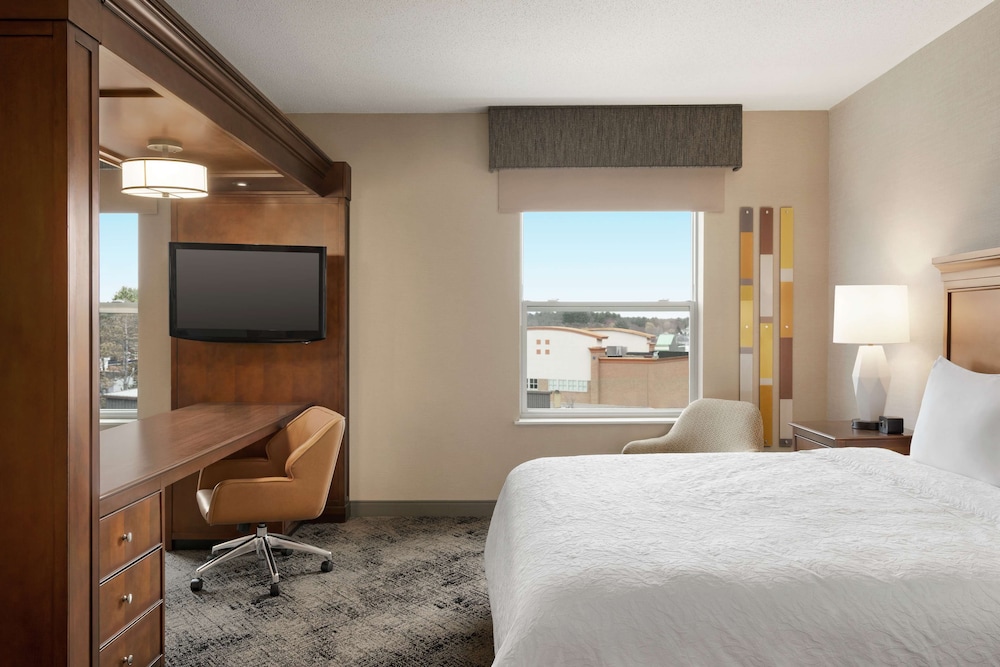 Hampton Inn Suites Exeter 13/52