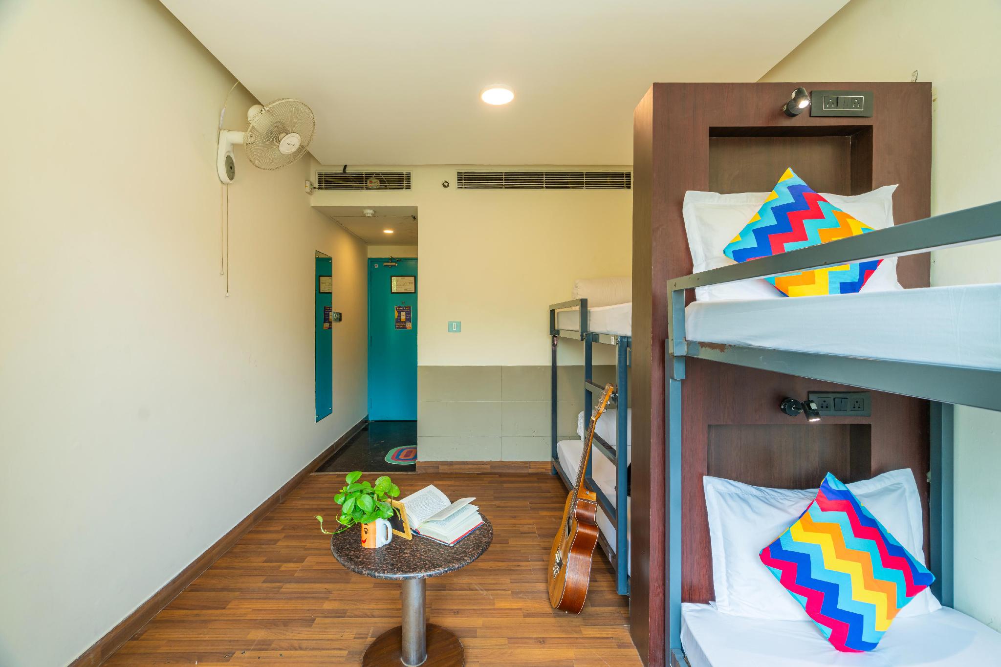 Female Dorm, Female Only, 4 Beds, 4 Bunk Beds