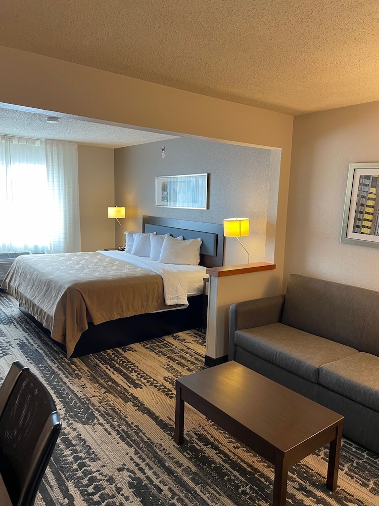 Wingate by Wyndham Marion 7/10