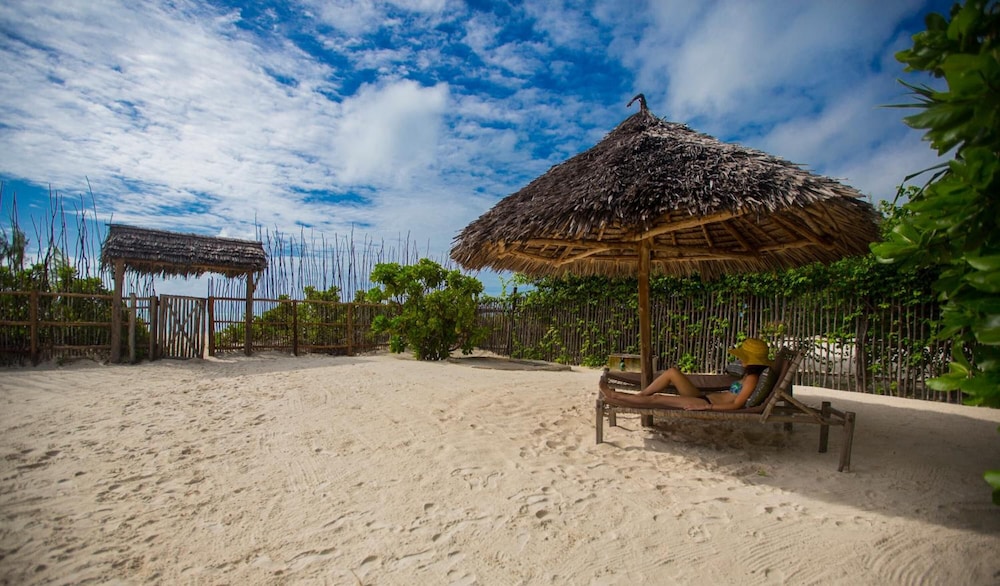 The Loop Beach Resort 58/72