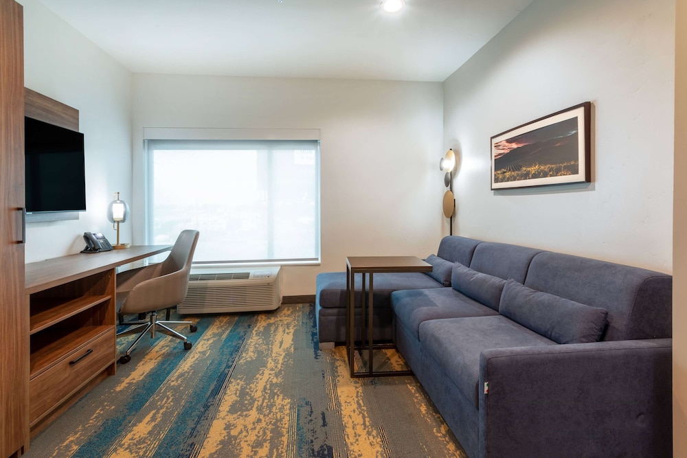 La Quinta Inn & Suites By Wyndham Galt Lodi North 40/56