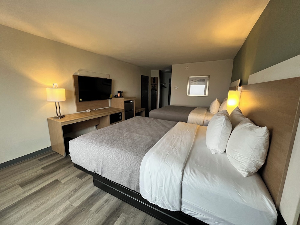 Upgrade, 2 Queen Beds