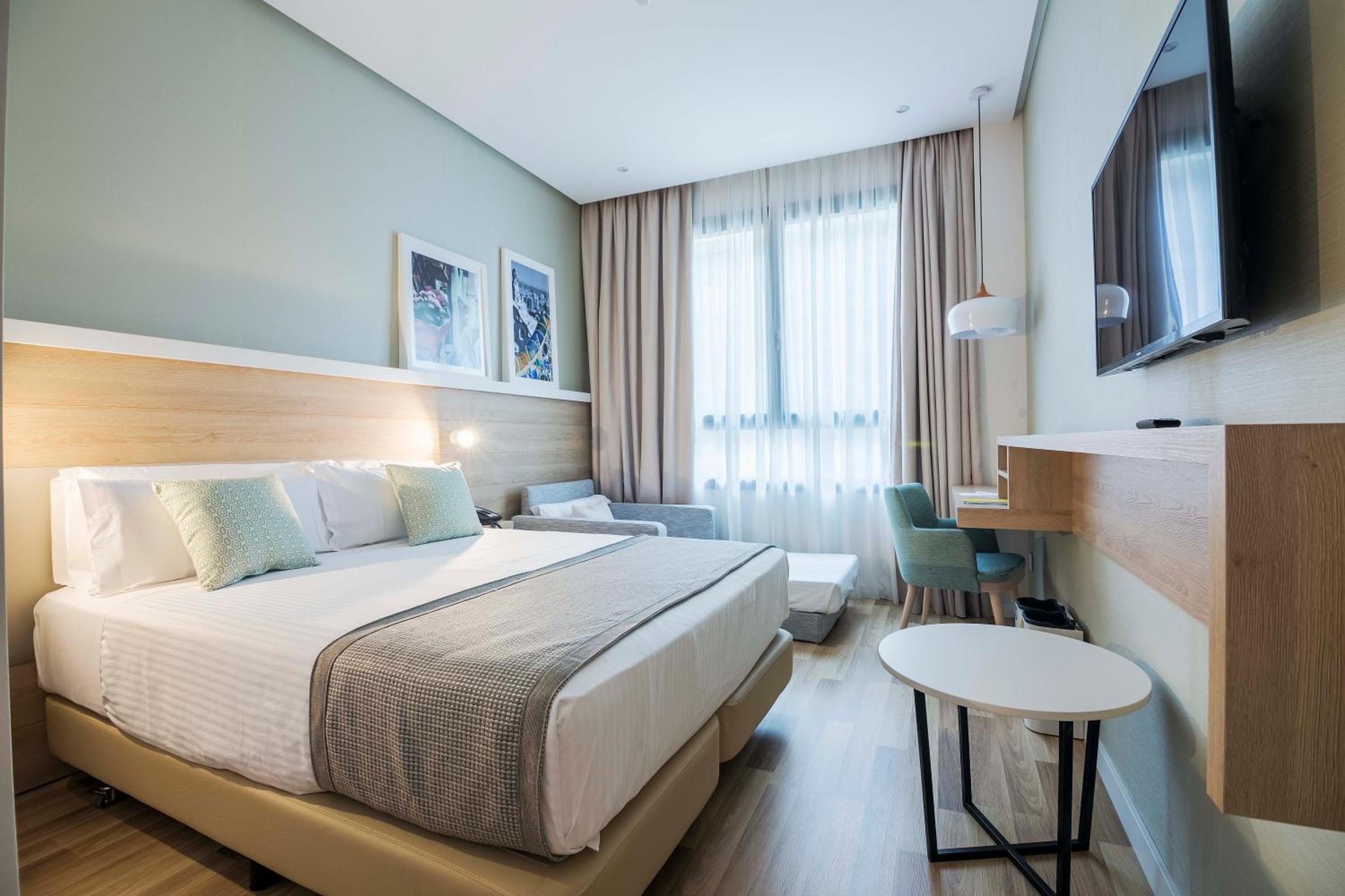 Room, Triple, Double Bed, Sofa