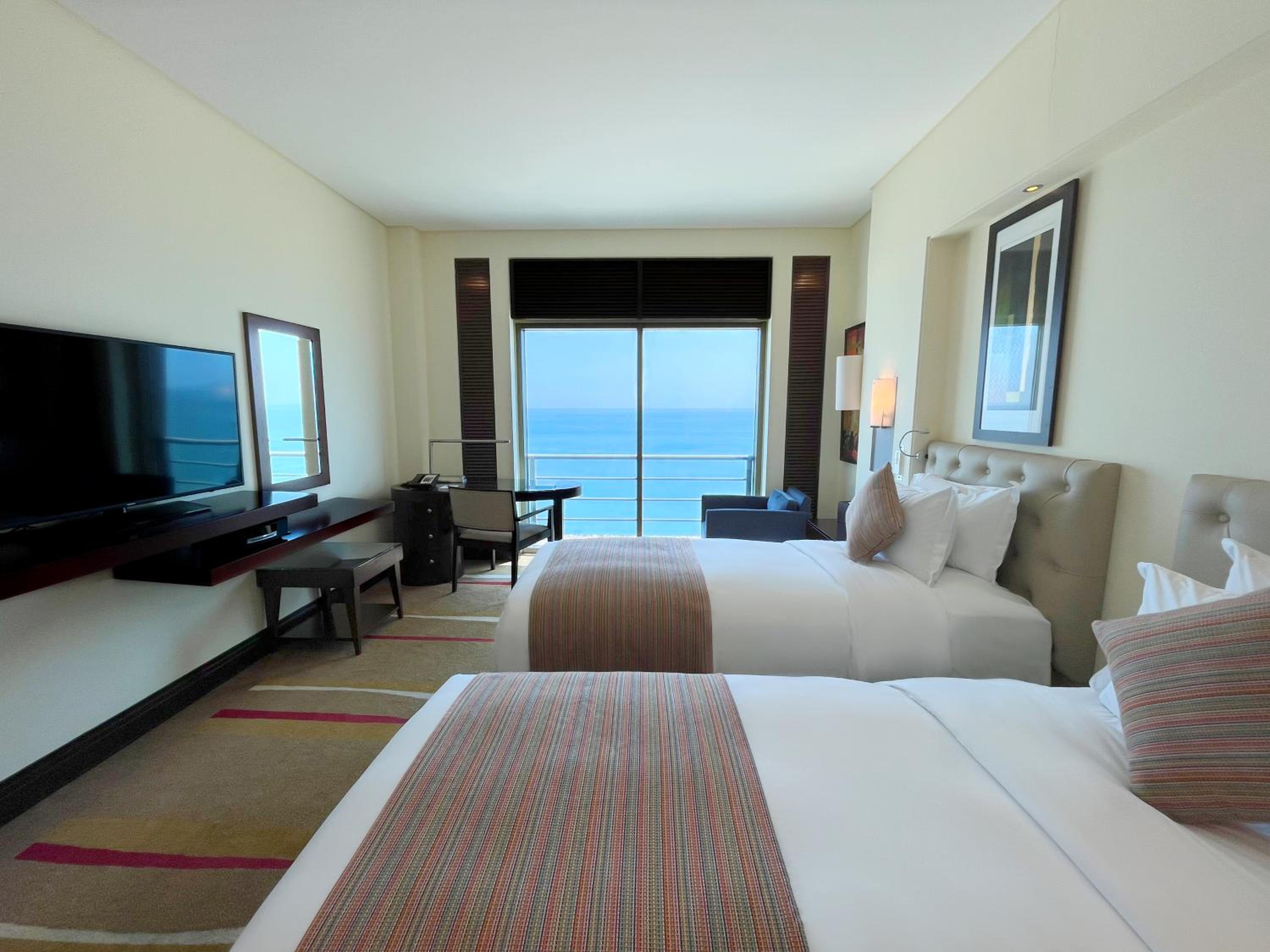 Luxury, Twin Beds, Sea View, Club Floor