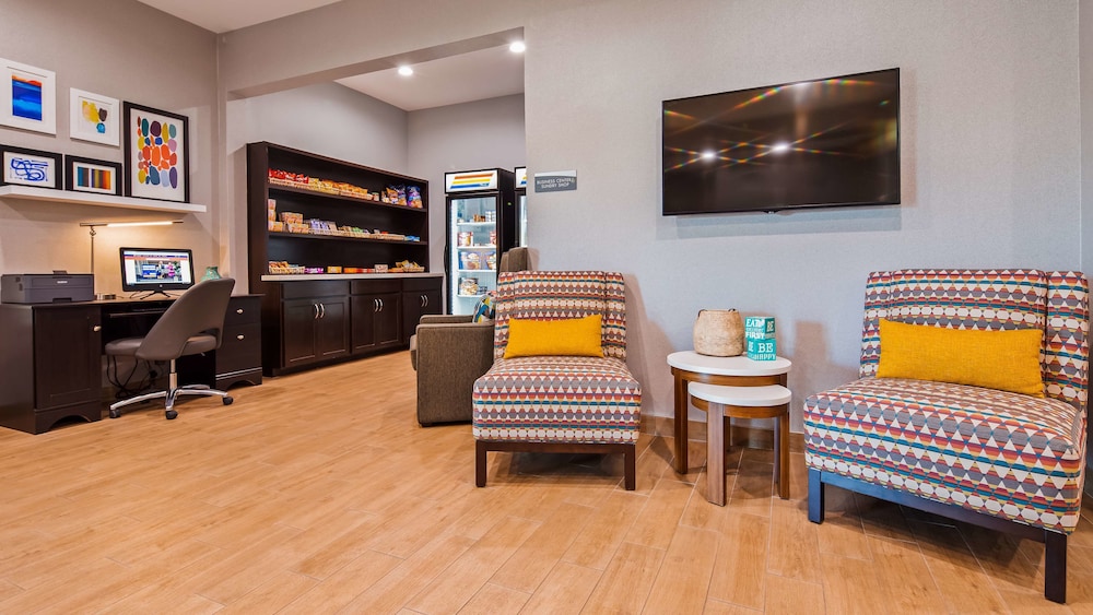 Best Western Ingleside Inn & Suites 18/37