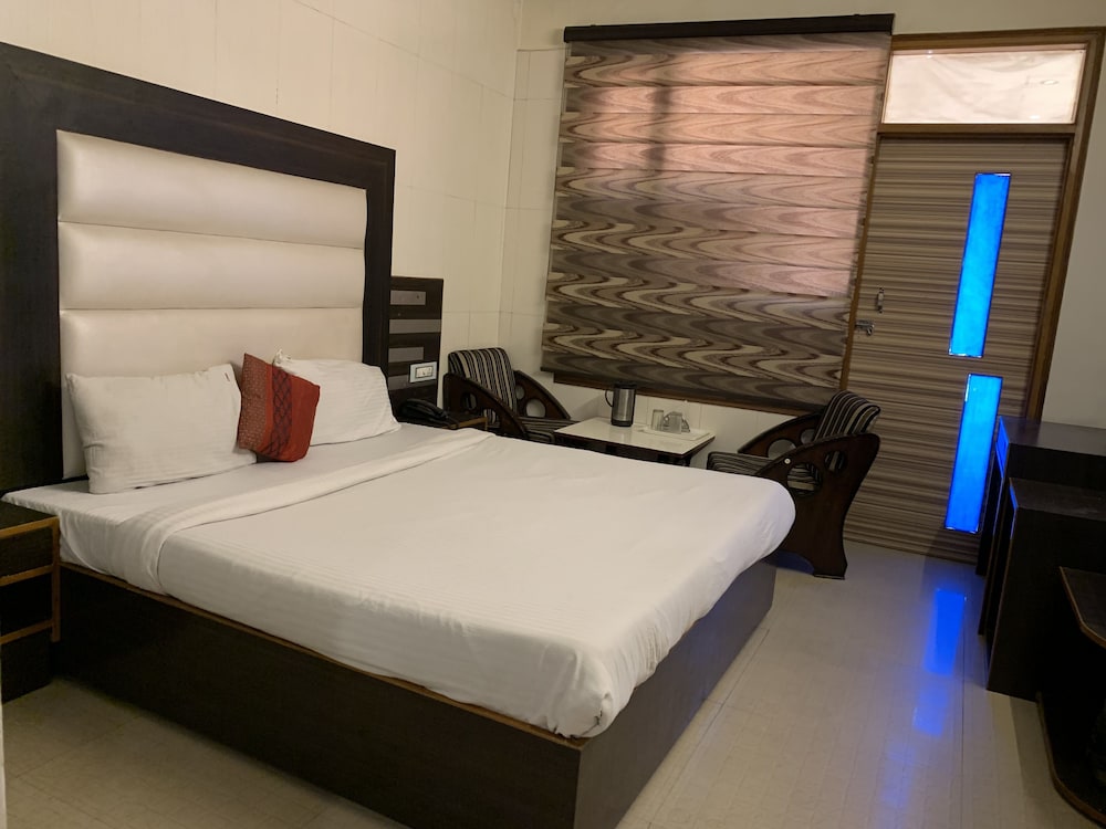 Hotel Citi Heights 14/41