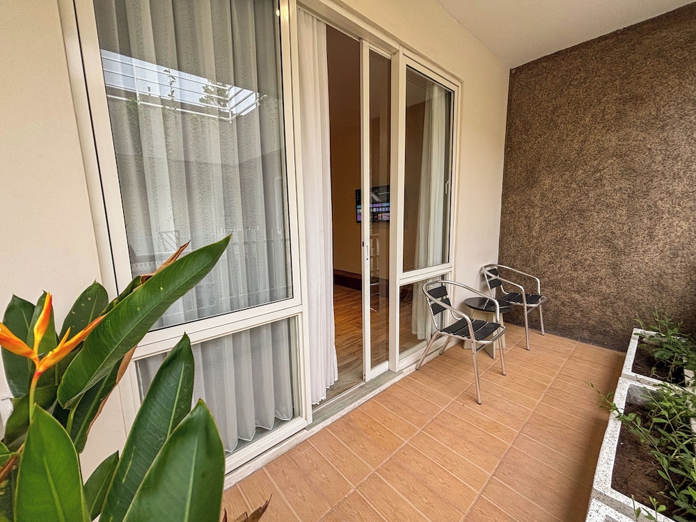 Rivavi Hotel 7/65