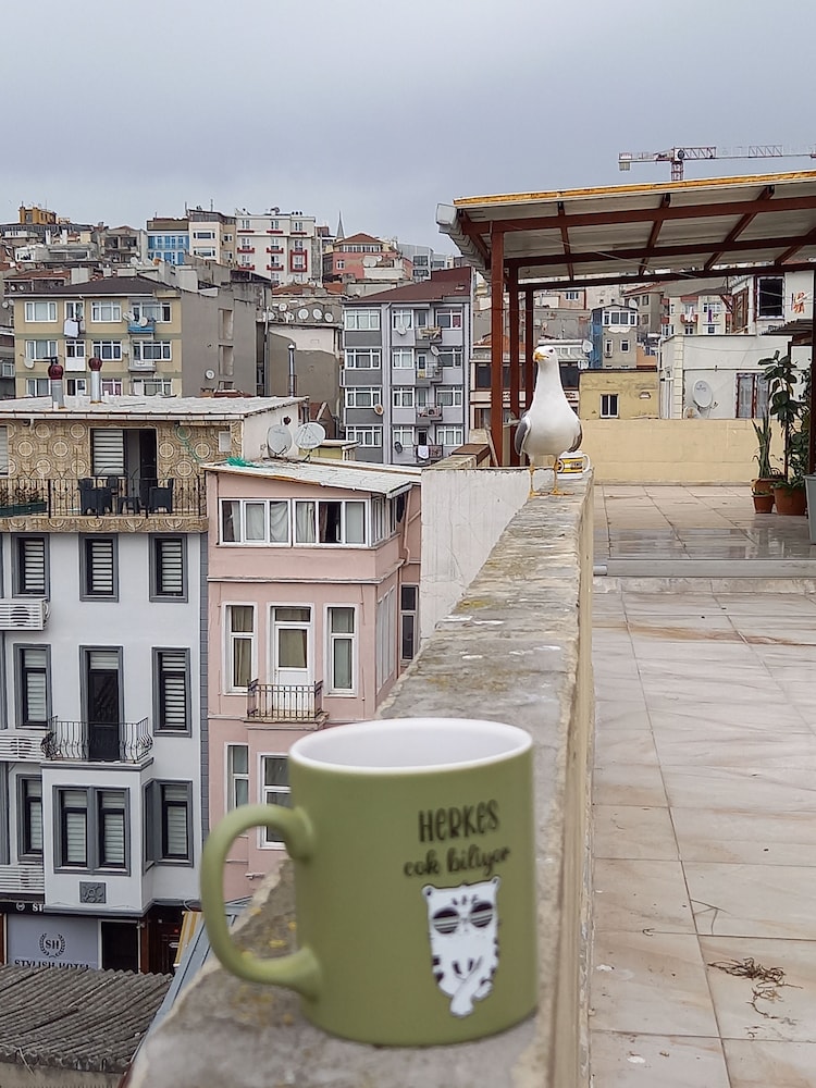 Avsin Apart Hotel 64/70