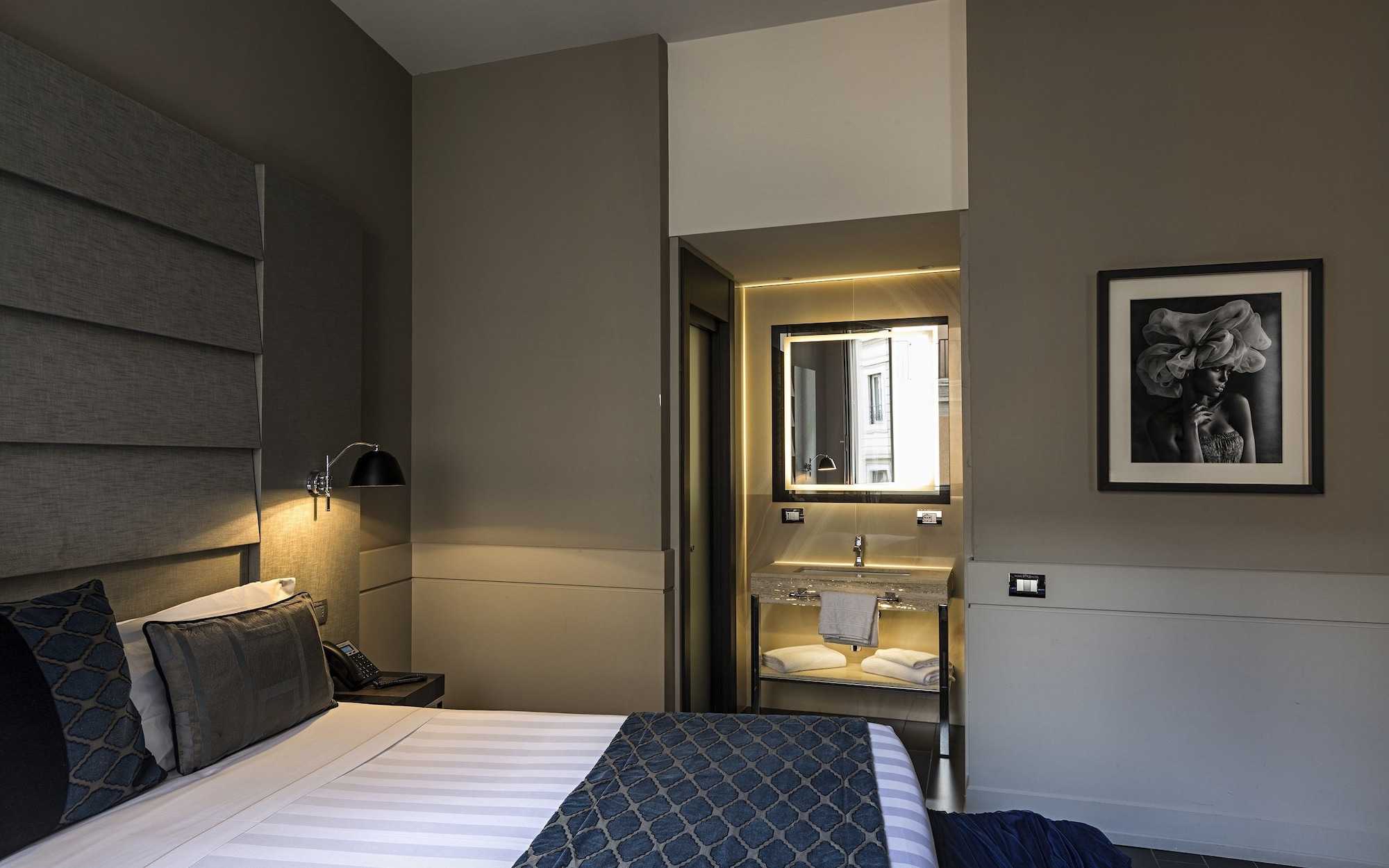 SUPERIOR, DOUBLE OR TWIN BED