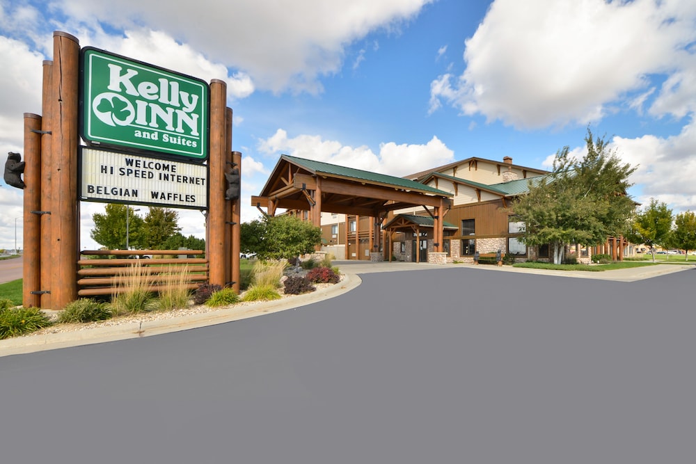 Kelly Inn & Suites Mitchell South Dakota 1/39