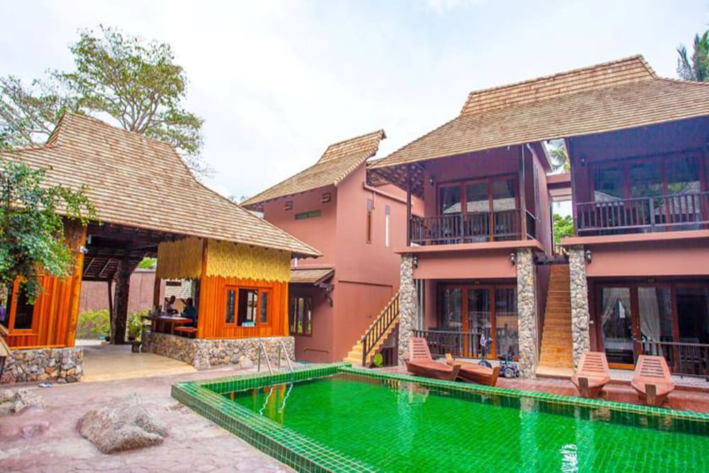 Koh Tao Beach Club 65/67