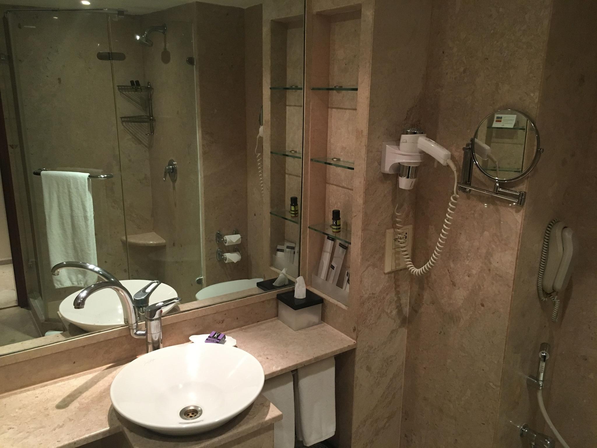 DOUBLE CLUB KING BED