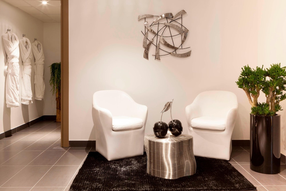 Ac Hotel Paris Le Bourget Airport 35/50