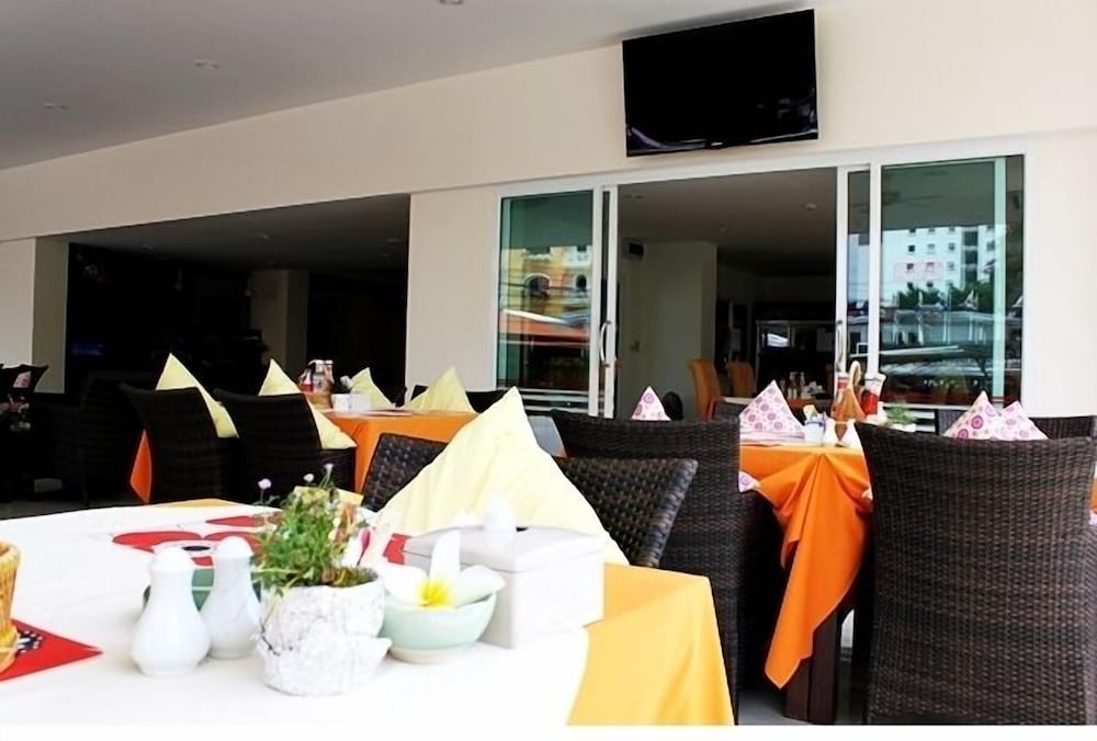 Soi 2 inn Pattaya 11/12