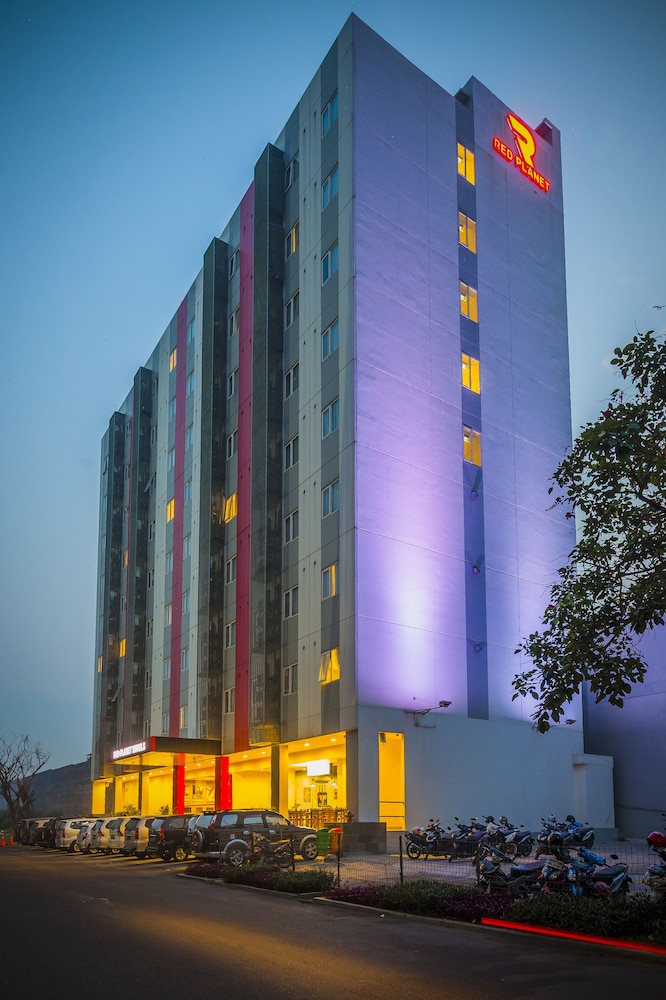 Monoloog Hotel Bekasi 3/19