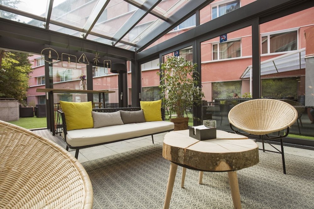 Yomo Centric Hotel 29/50