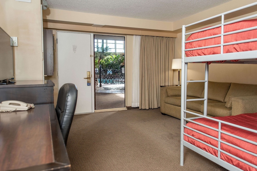 Baymont By Wyndham Red Deer 32/38