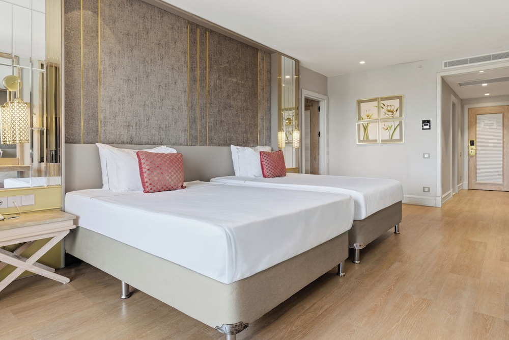 Roof Top, Grand, Suite, Double Bed