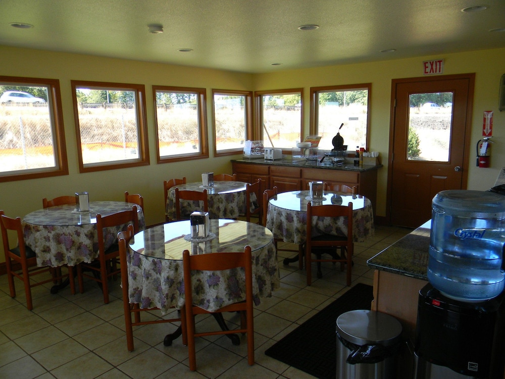Lakeview Inn Centralia 19/28