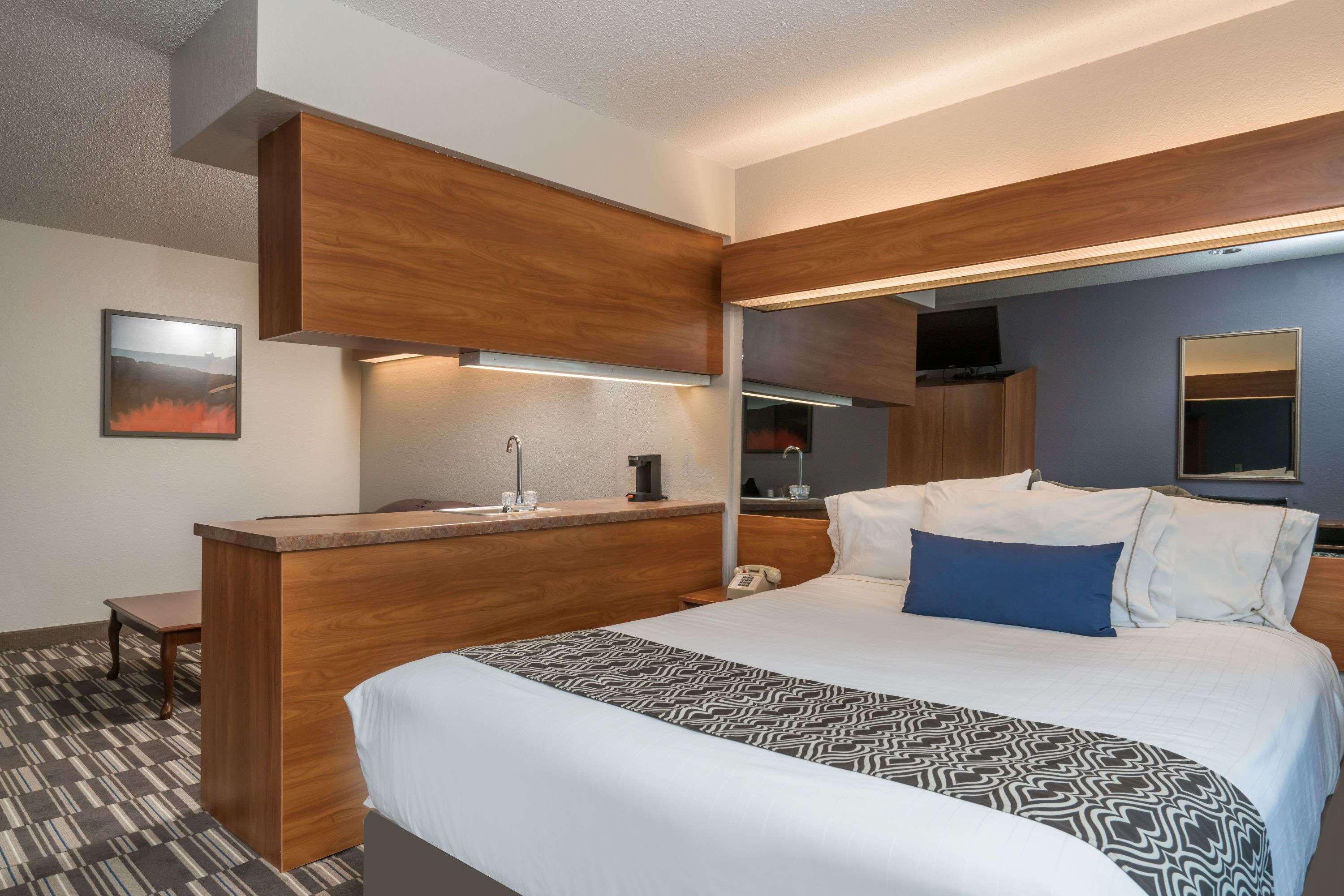 Microtel Inn & Suites by Wyndham Springfield, MN 9/16
