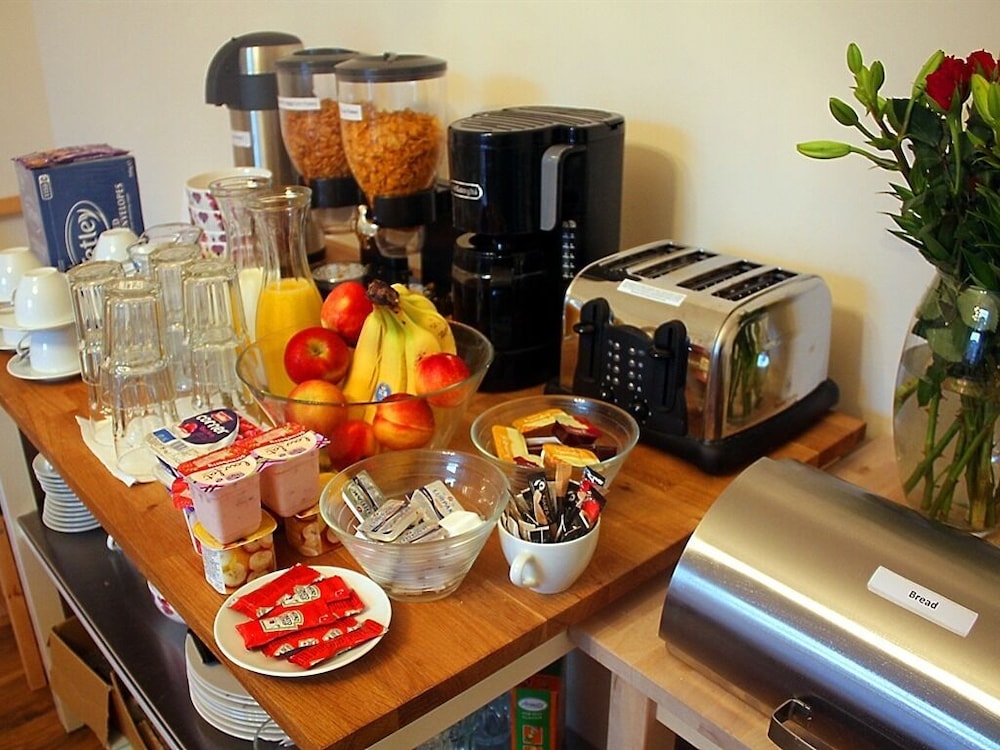 Edinburgh Holiday Guest House 28/40